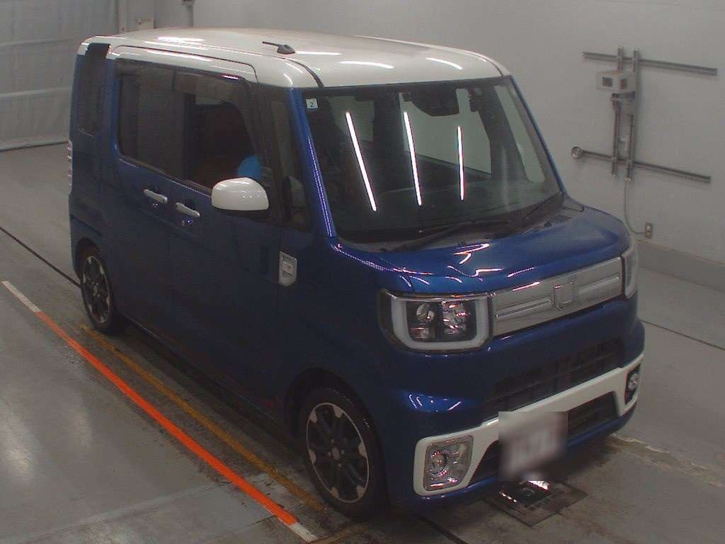 DAIHATSU WAKE