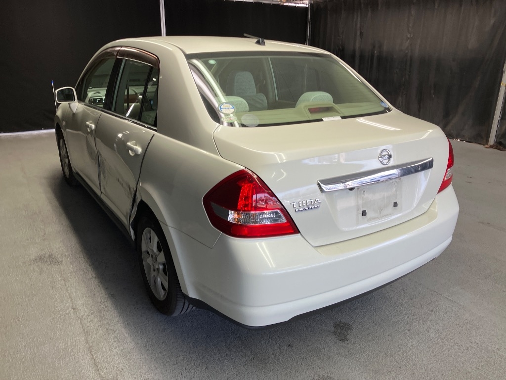 NISSAN TIIDA LATIO