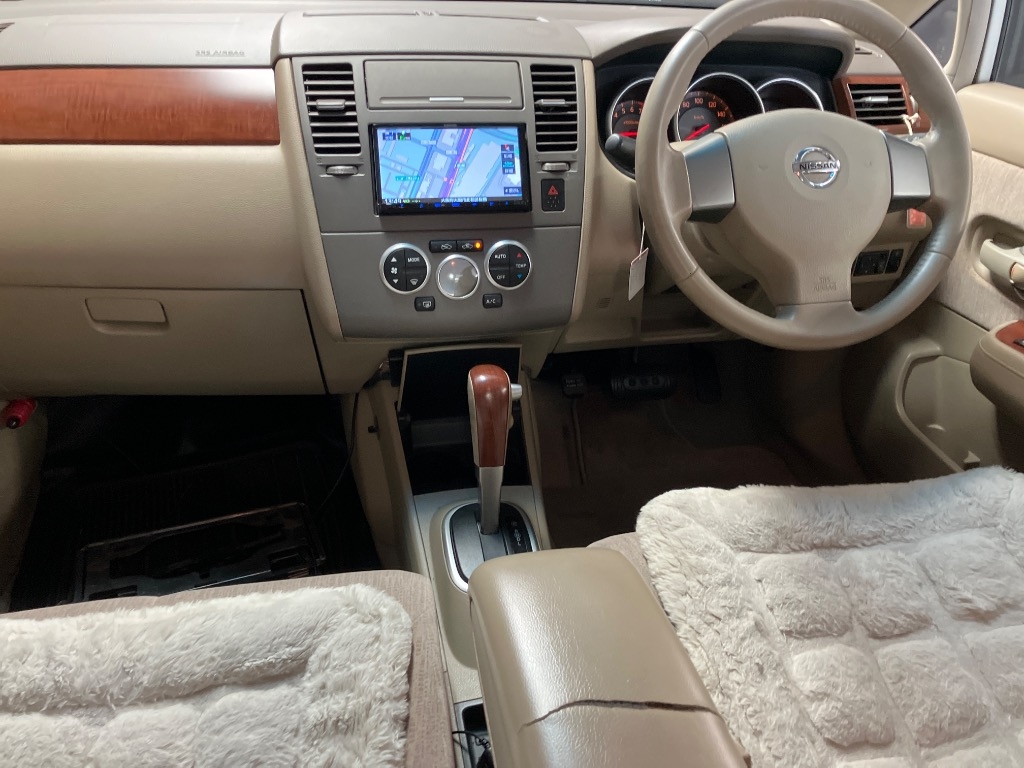NISSAN TIIDA LATIO