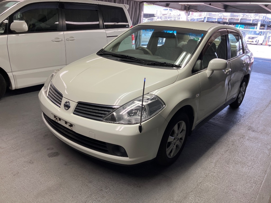 NISSAN TIIDA LATIO