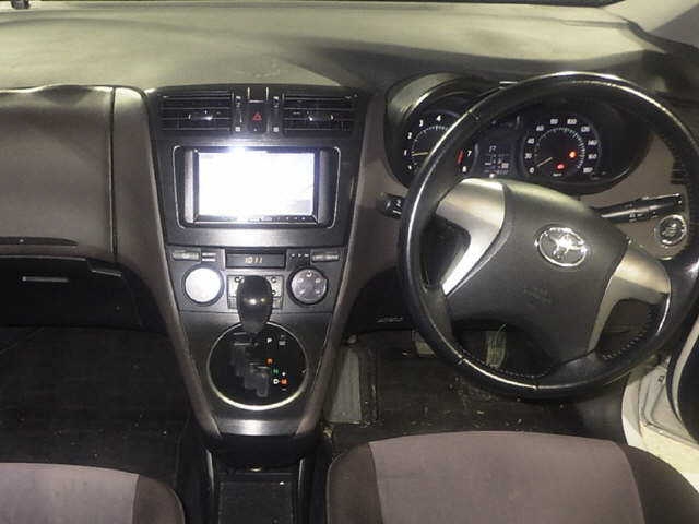 TOYOTA MARK X ZIO
