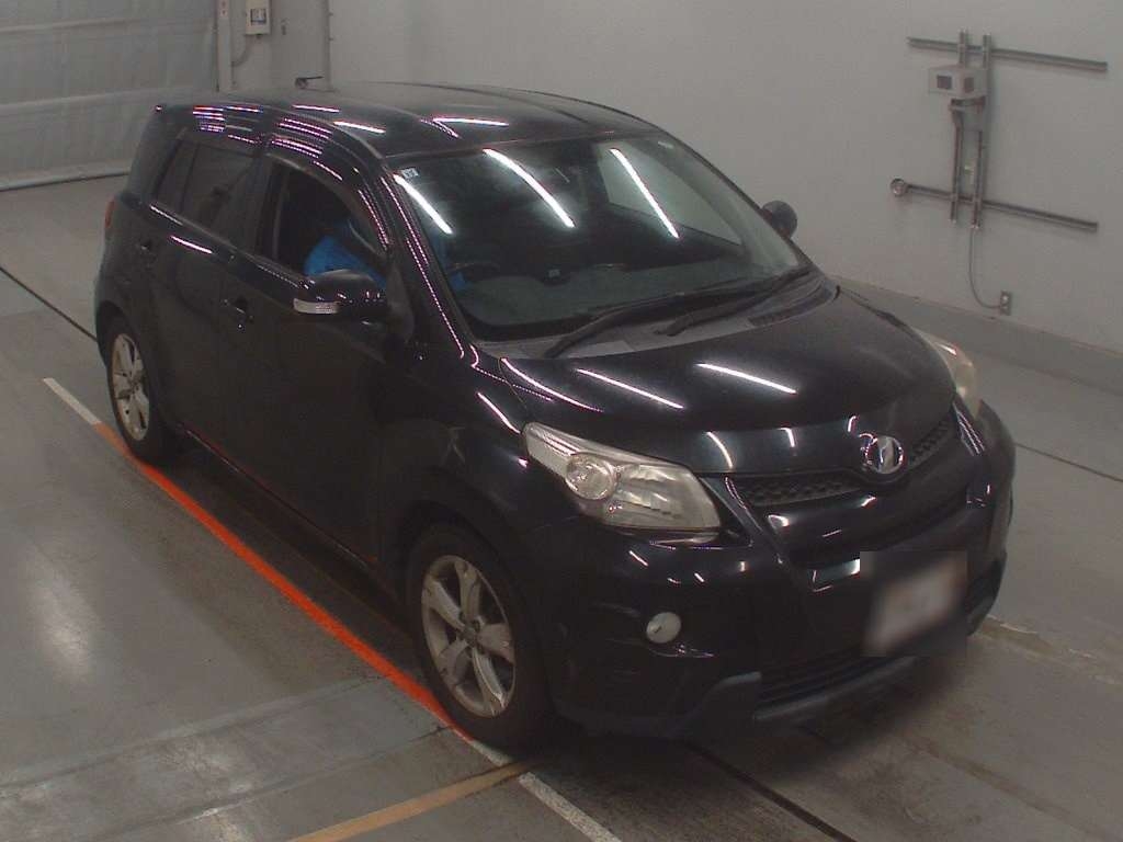 TOYOTA IST