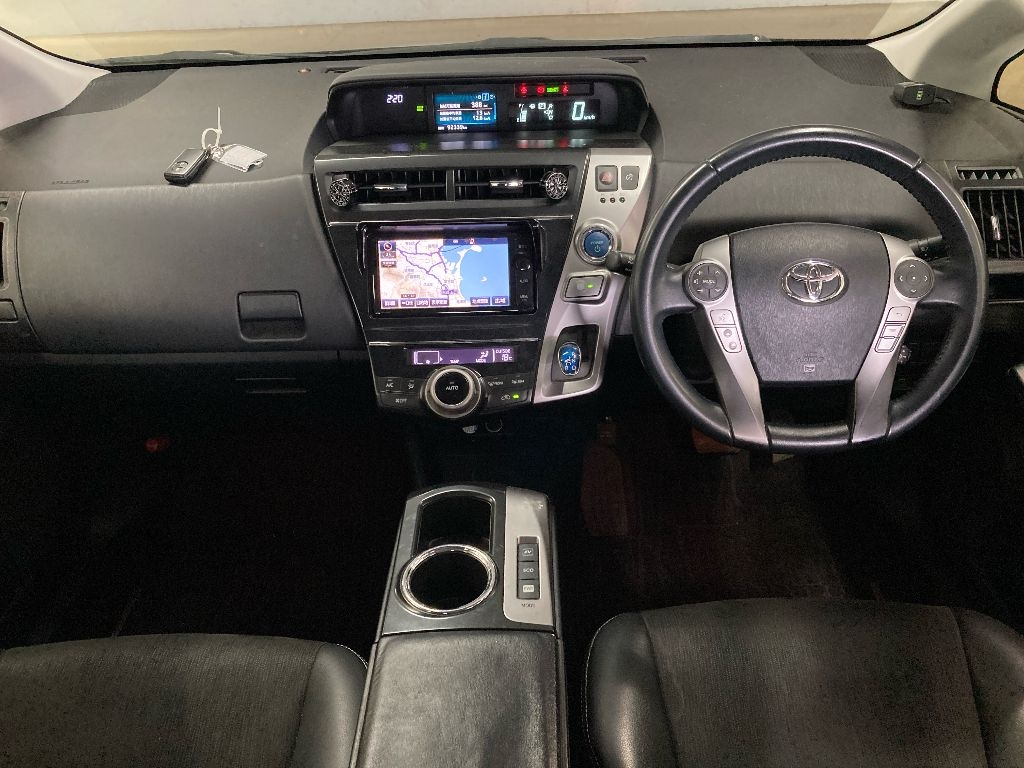 TOYOTA PRIUS ALPHA