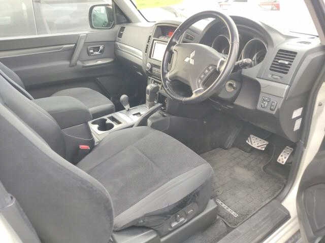 MITSUBISHI PAJERO