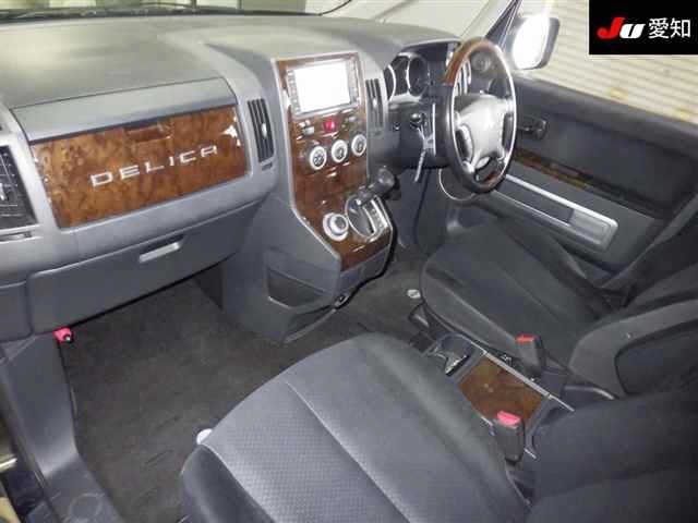 MITSUBISHI DELICA D:5