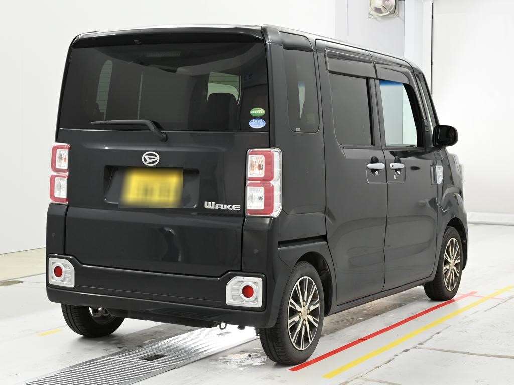 DAIHATSU WAKE