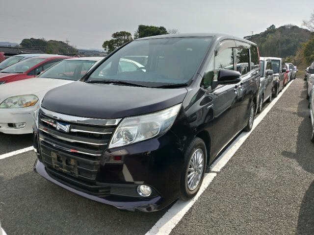 TOYOTA NOAH