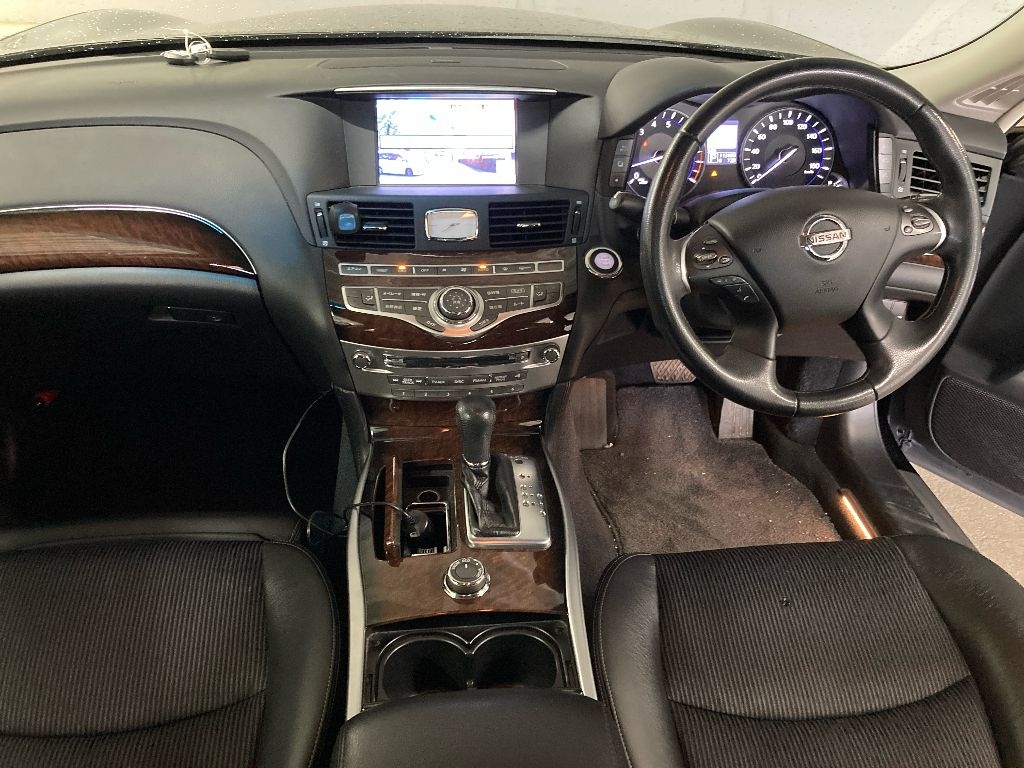 NISSAN FUGA