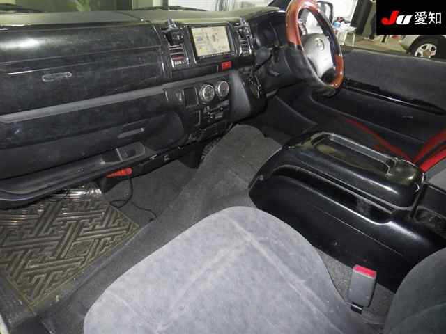 TOYOTA REGIUS ACE