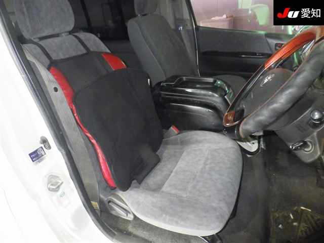 TOYOTA REGIUS ACE