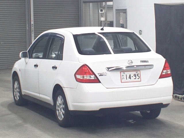 NISSAN TIIDA LATIO