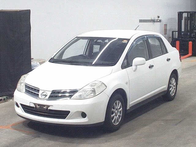 NISSAN TIIDA LATIO