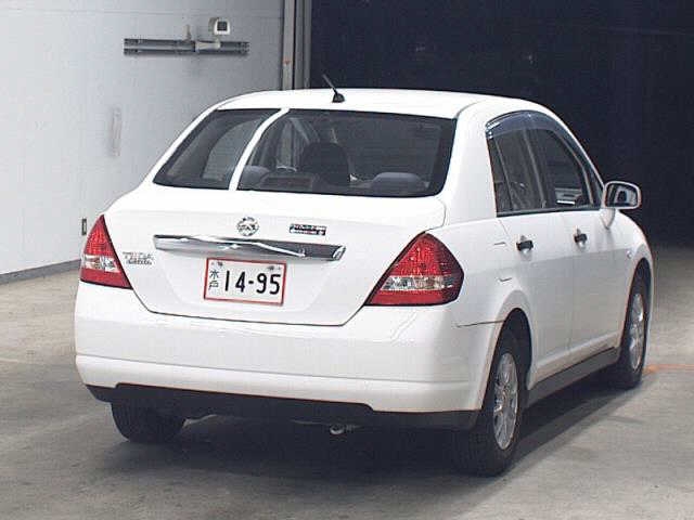 NISSAN TIIDA LATIO