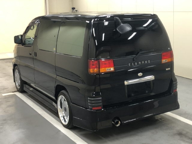 NISSAN ELGRAND