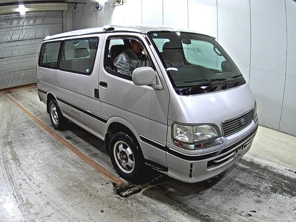 TOYOTA HIACE