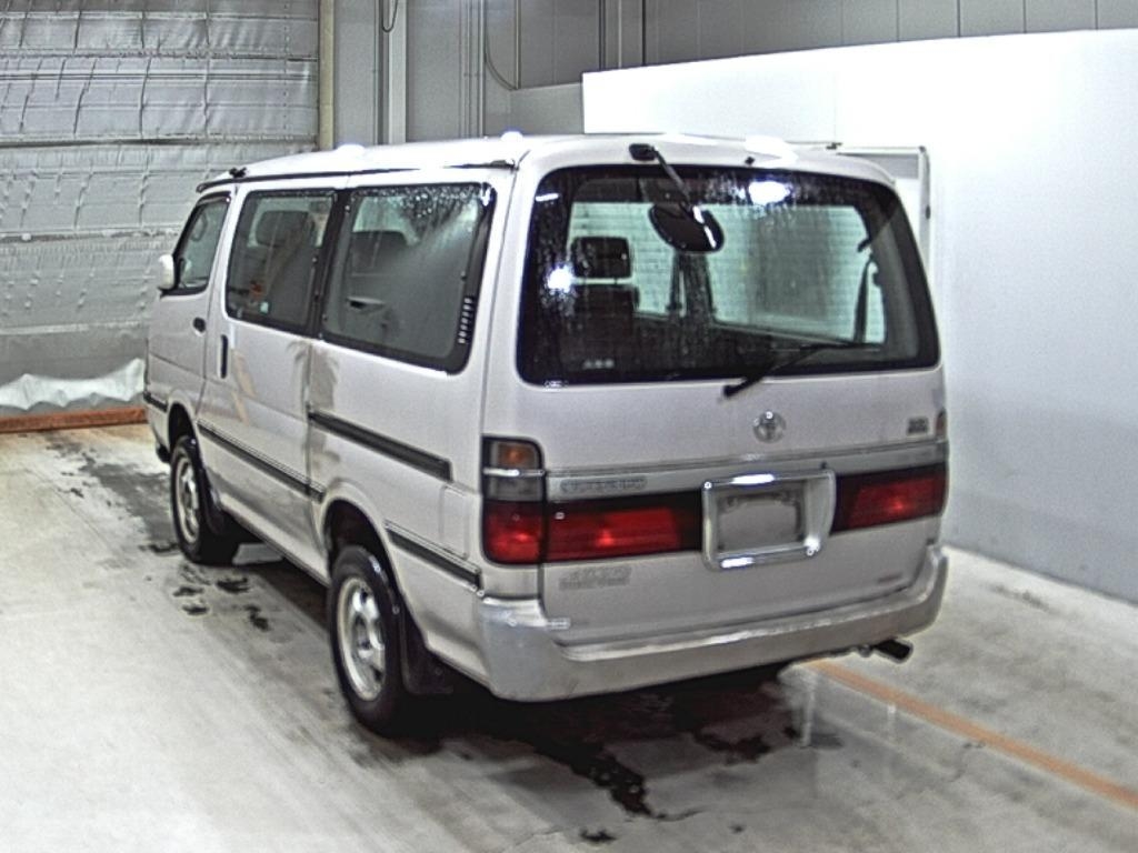 TOYOTA HIACE