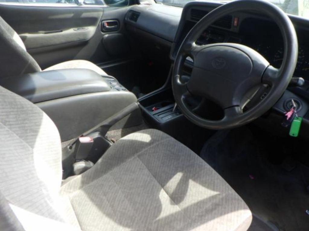TOYOTA HIACE