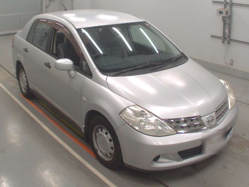NISSAN TIIDA LATIO