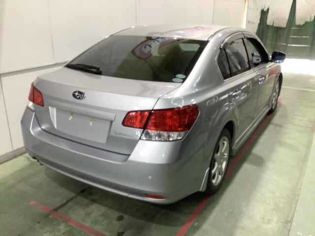 SUBARU LEGACY B4