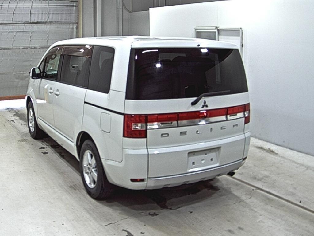 MITSUBISHI DELICA D:5
