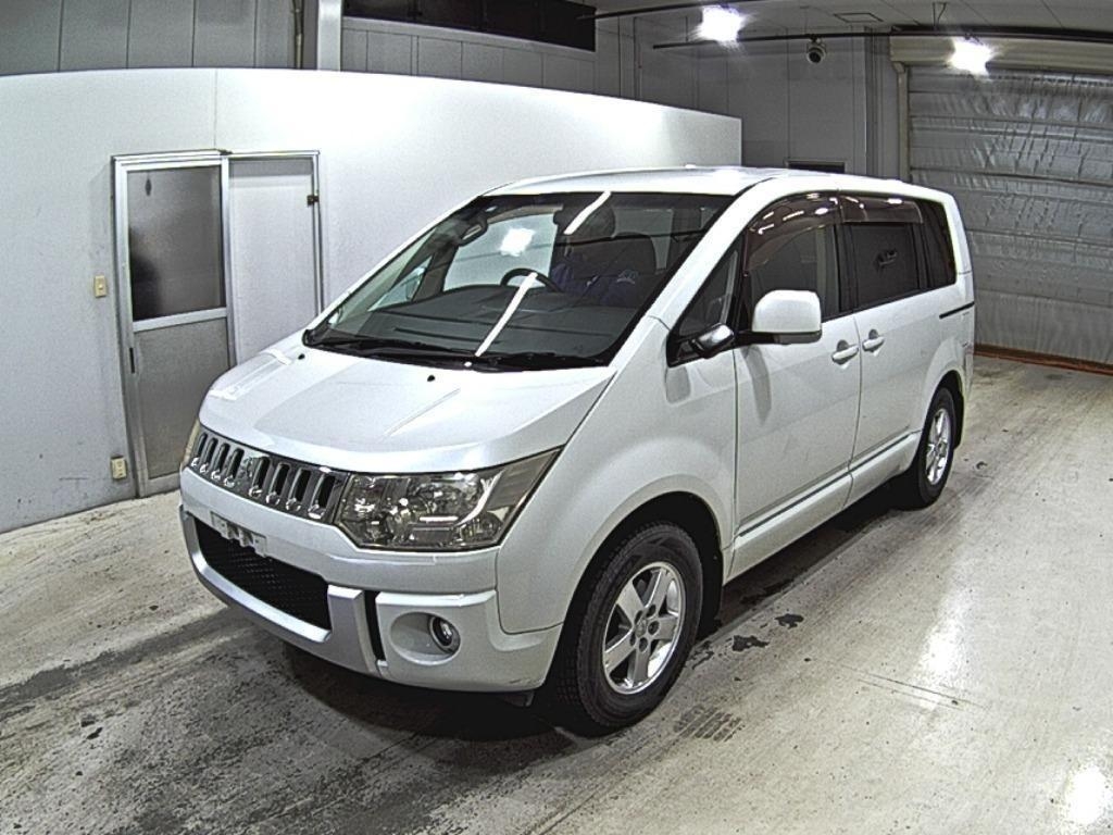 MITSUBISHI DELICA D:5