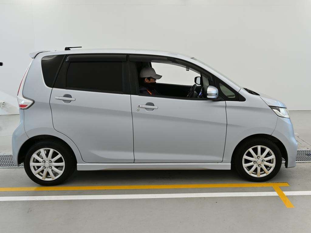 MITSUBISHI EK CUSTOM