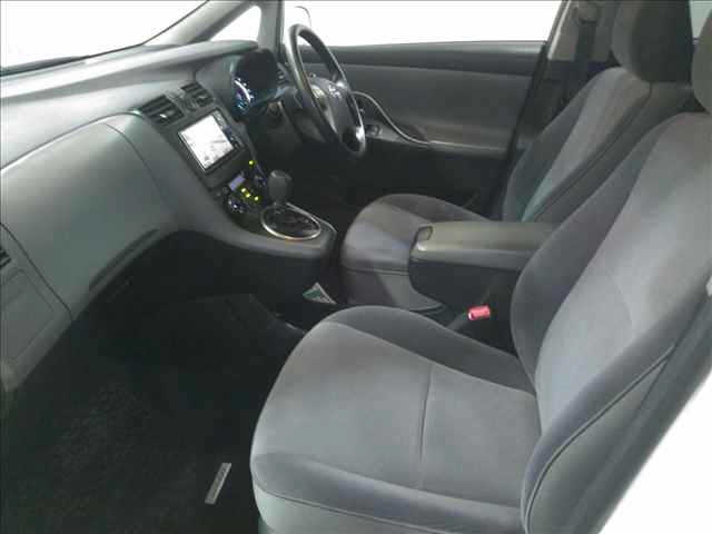 TOYOTA MARK X ZIO