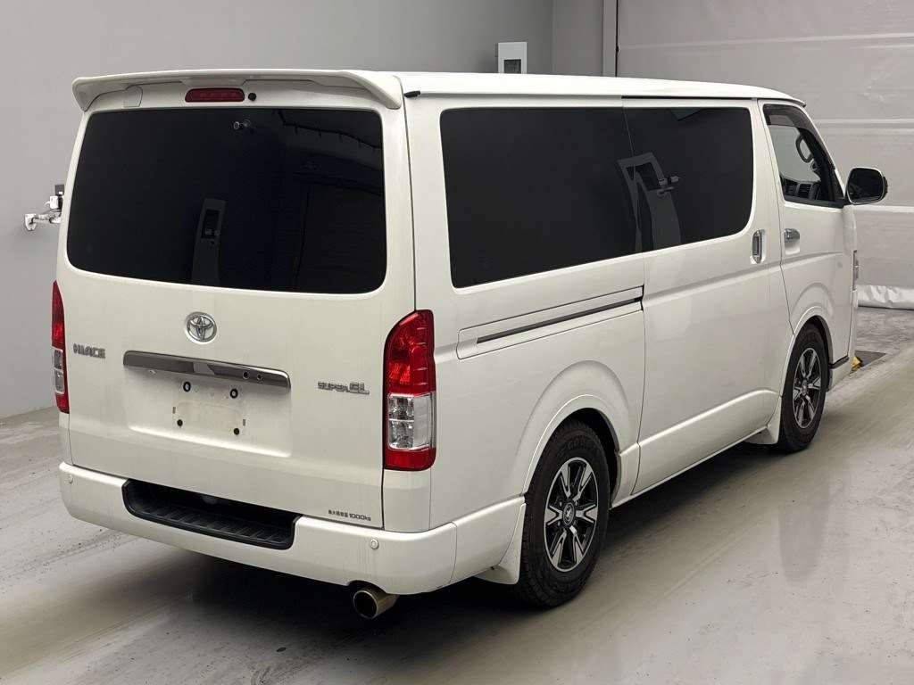 TOYOTA REGIUS ACE