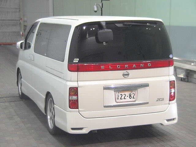 NISSAN ELGRAND
