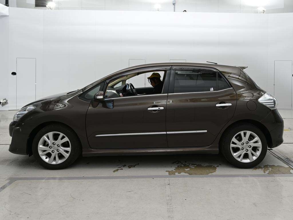 TOYOTA BLADE