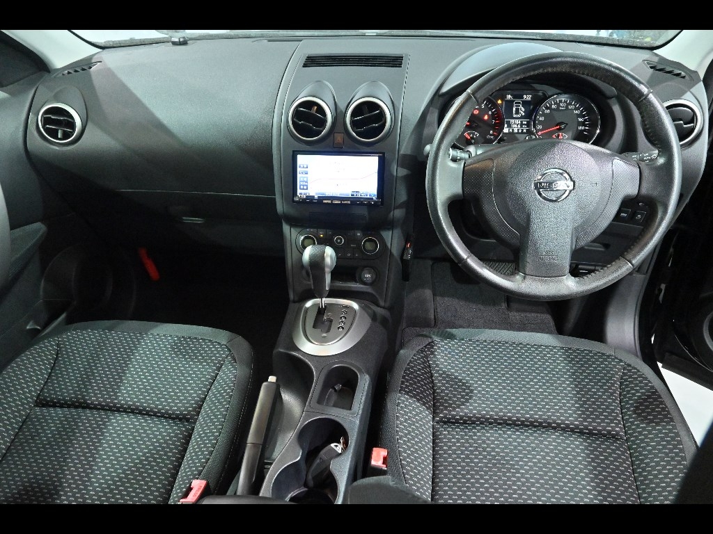 NISSAN DUALIS
