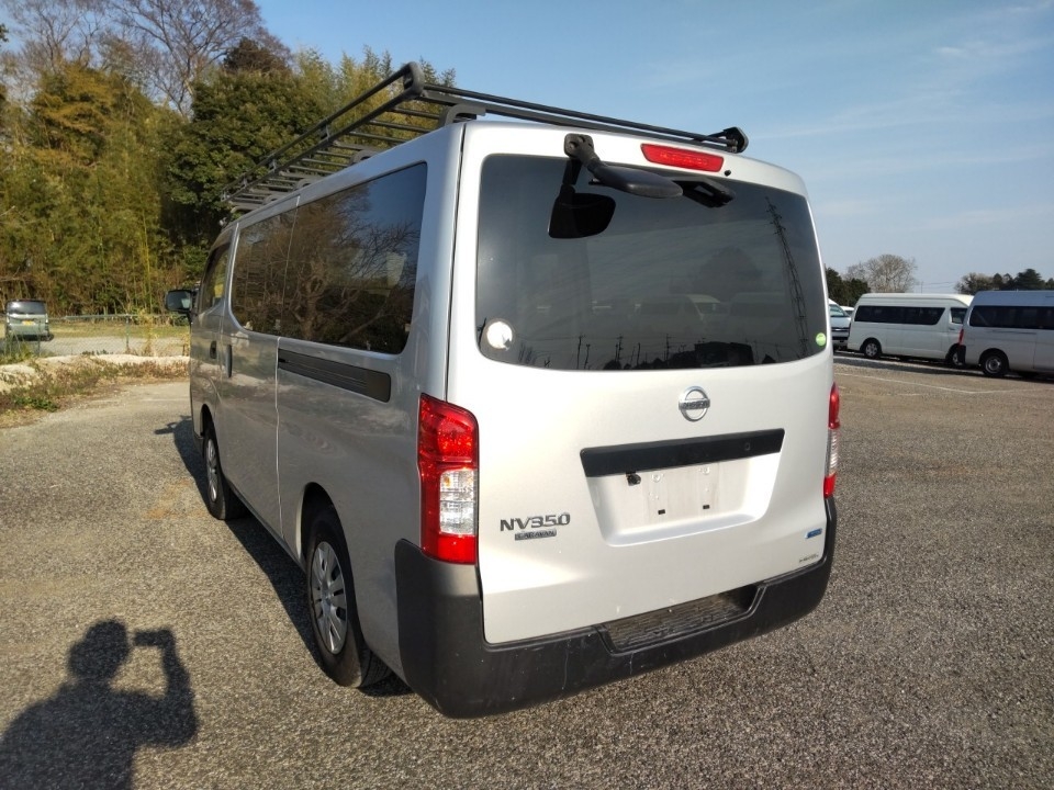 NISSAN NV350 CARAVAN