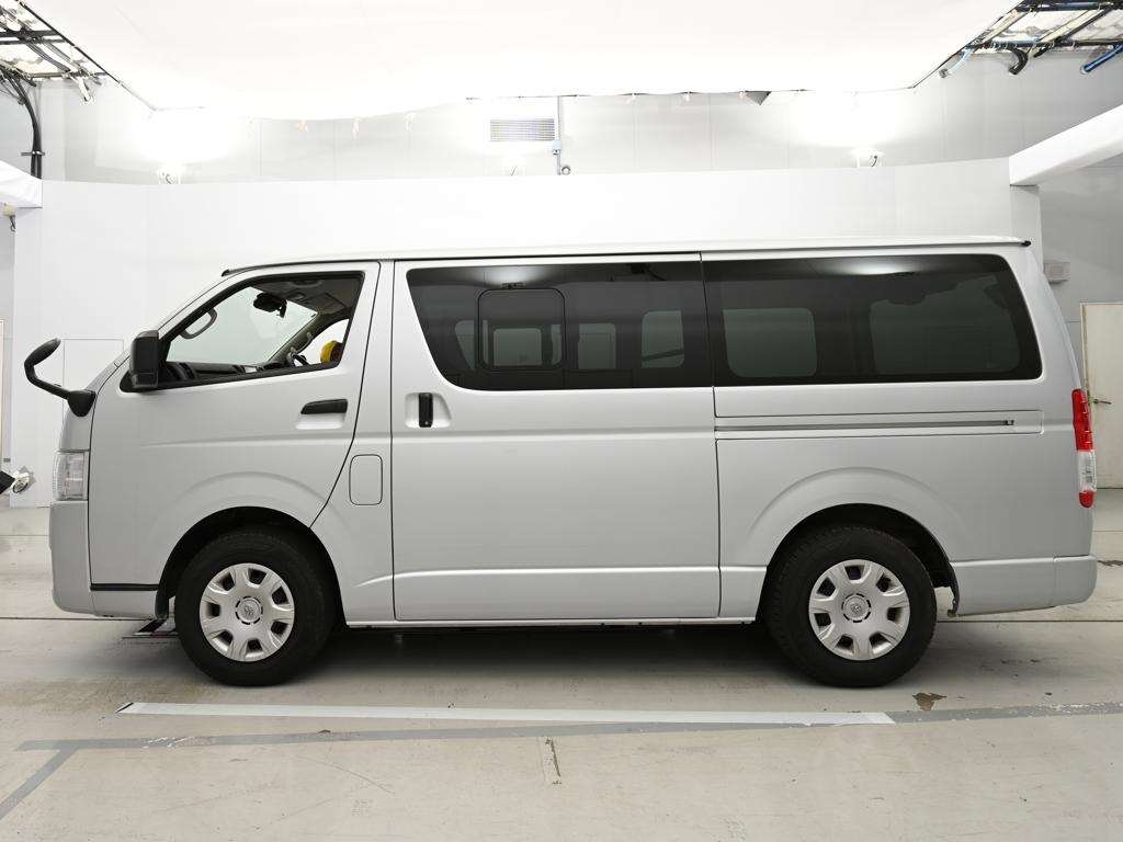 TOYOTA REGIUS ACE