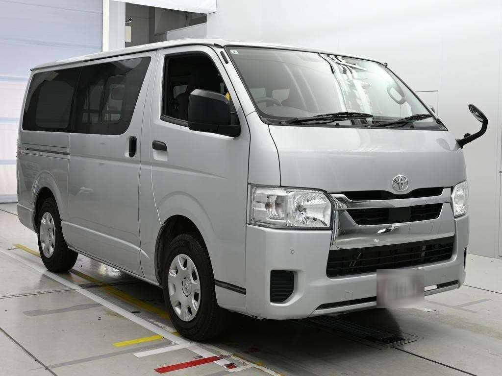 TOYOTA REGIUS ACE