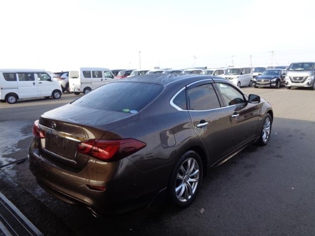 NISSAN FUGA