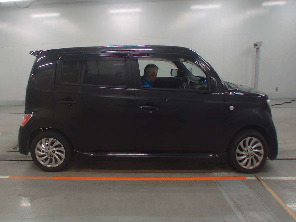 TOYOTA BB