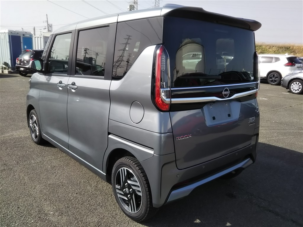 NISSAN ROOX