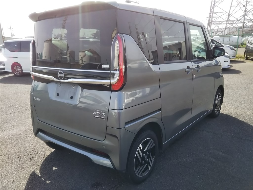 NISSAN ROOX