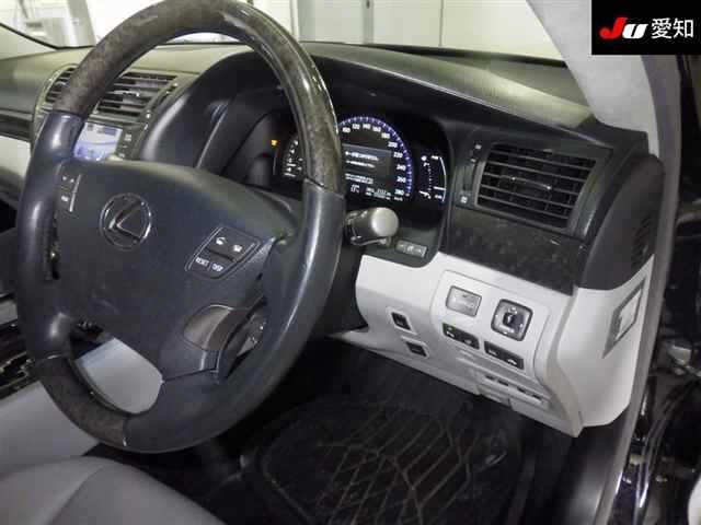 LEXUS LS600H
