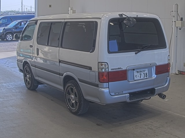 TOYOTA REGIUS ACE