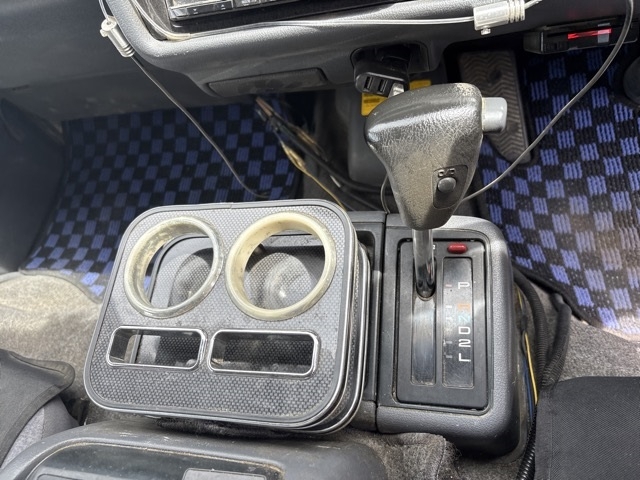 TOYOTA REGIUS ACE