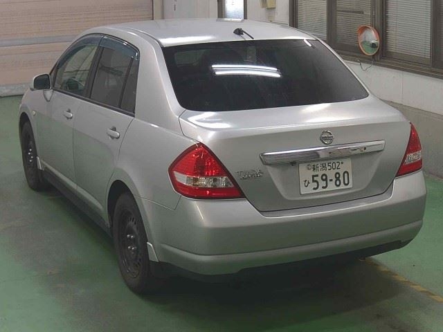NISSAN TIIDA LATIO
