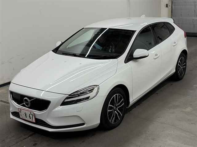 VOLVO V40
