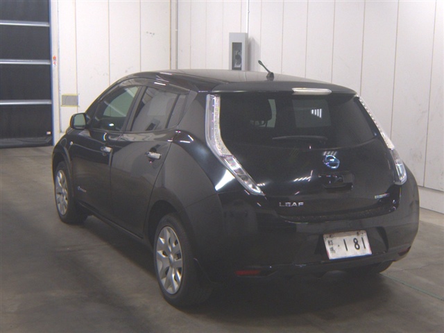 NISSAN LEAF