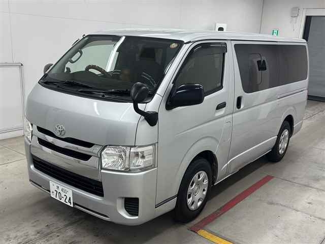 TOYOTA REGIUS ACE