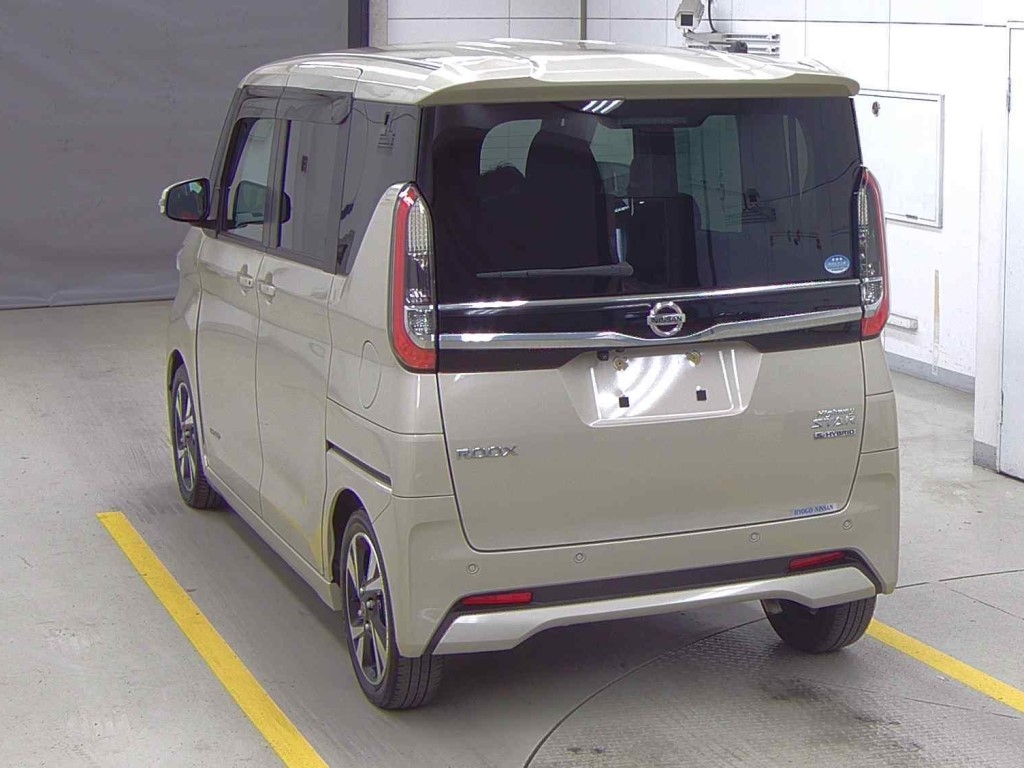 NISSAN ROOX