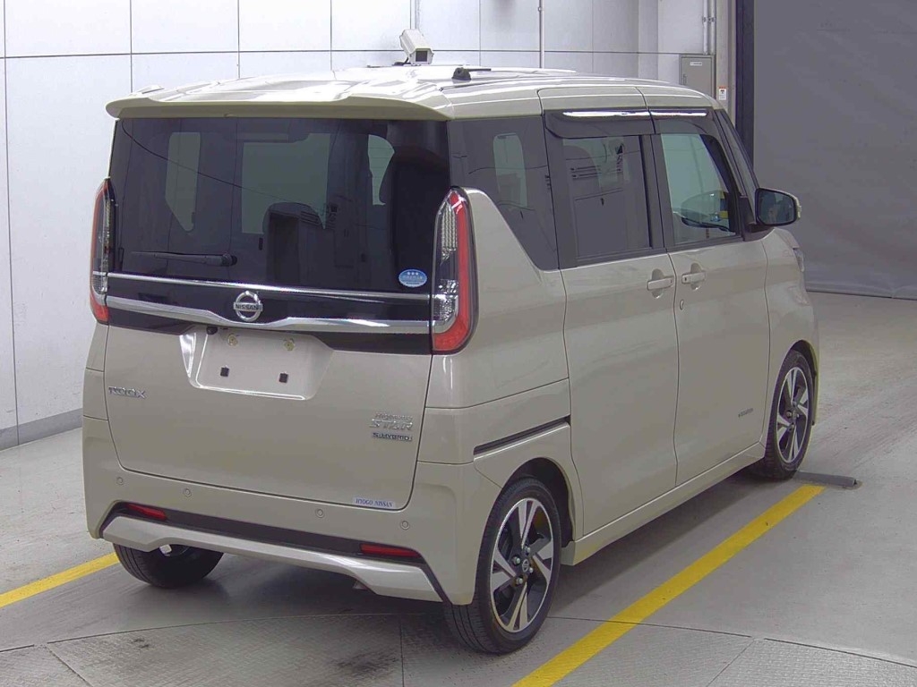 NISSAN ROOX
