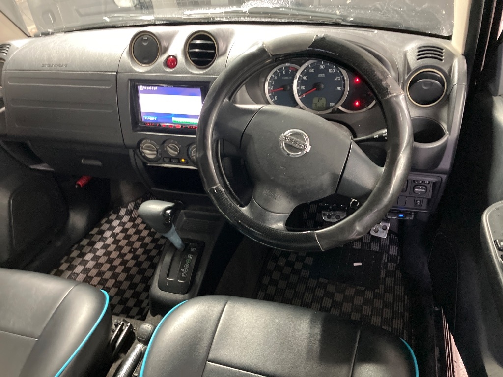 NISSAN KIX