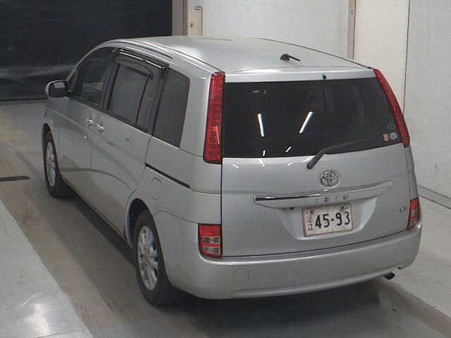 TOYOTA ISIS