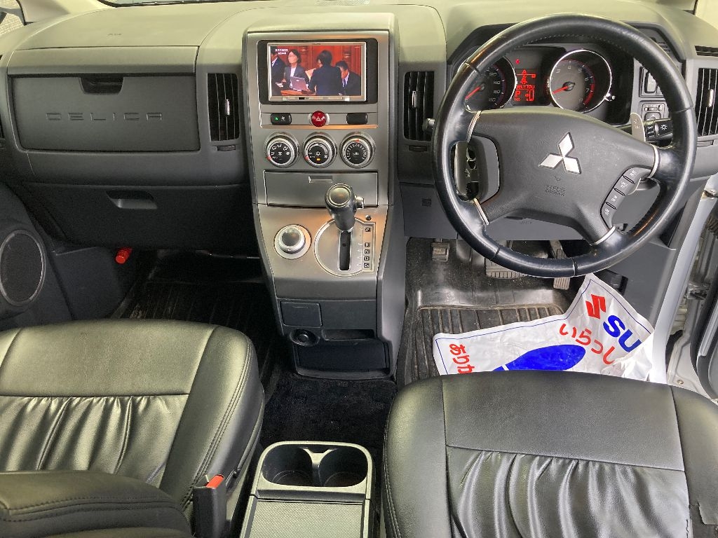 MITSUBISHI DELICA D:5